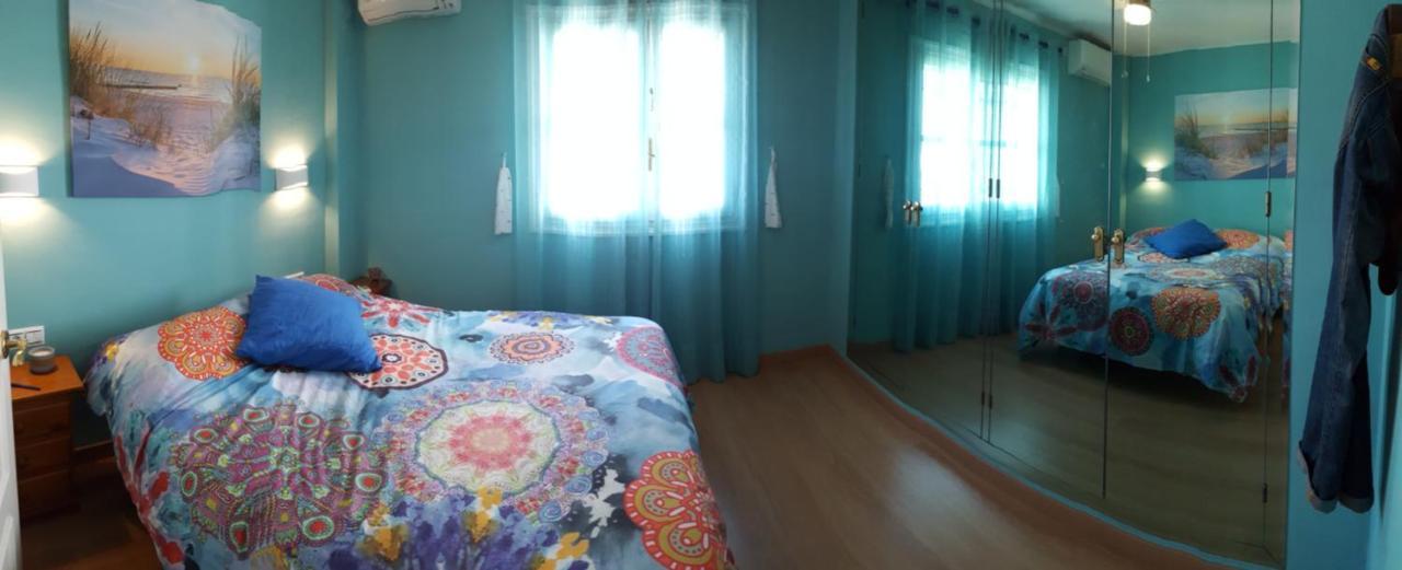 Semi-Detached Adosado Con Encanto -130 M2 - Wifi 600 Mb - Piscina Comunitaria - Patio Privado Torremolinos Esterno foto