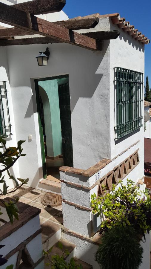 Semi-Detached Adosado Con Encanto -130 M2 - Wifi 600 Mb - Piscina Comunitaria - Patio Privado Torremolinos Esterno foto