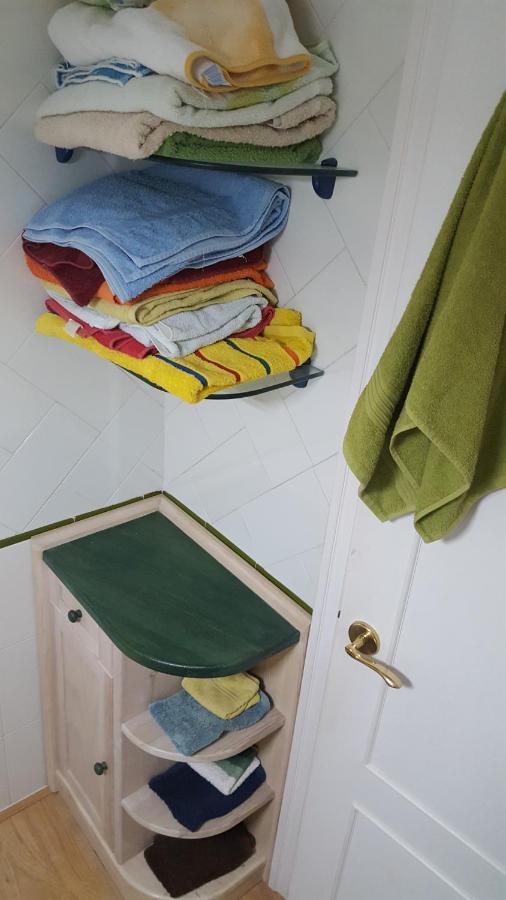Semi-Detached Adosado Con Encanto -130 M2 - Wifi 600 Mb - Piscina Comunitaria - Patio Privado Torremolinos Esterno foto