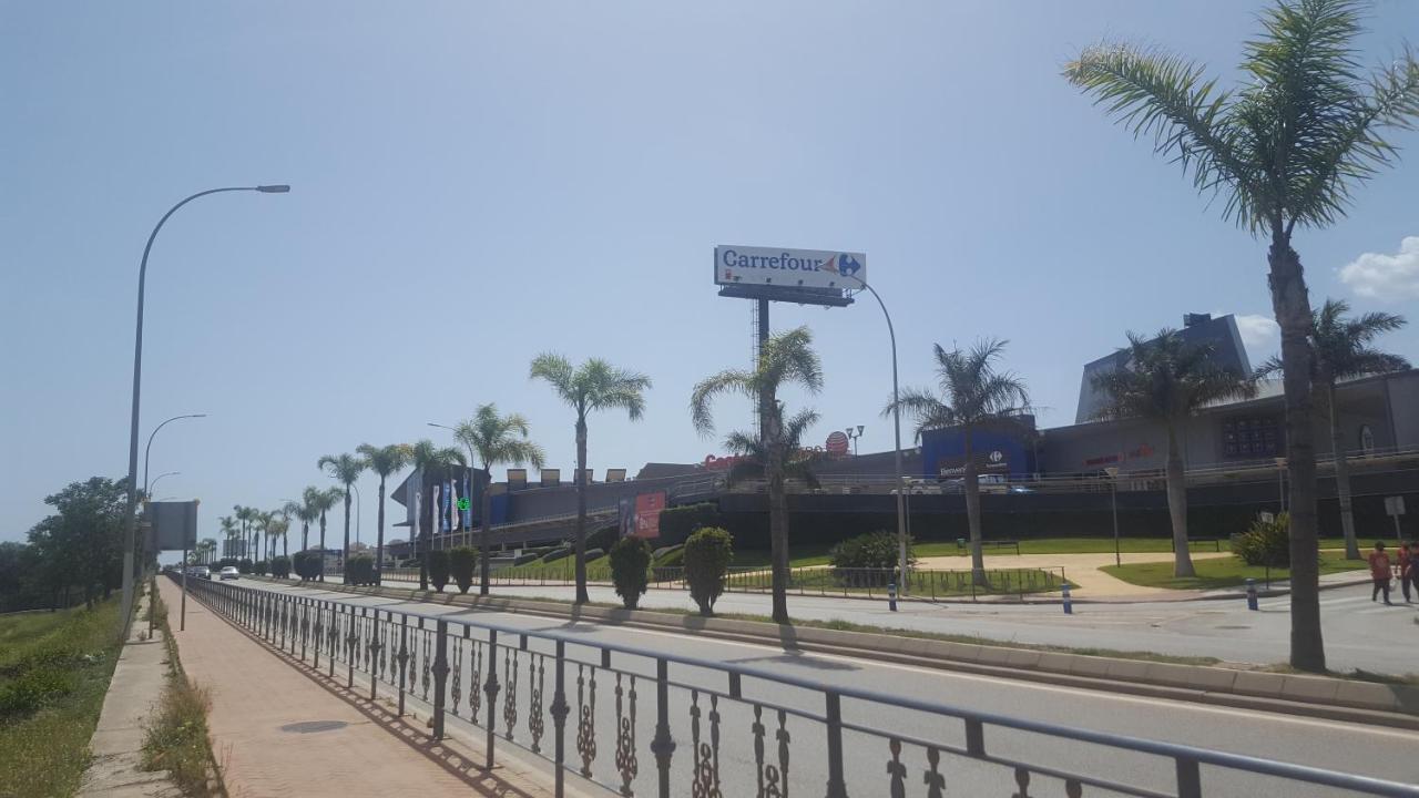 Semi-Detached Adosado Con Encanto -130 M2 - Wifi 600 Mb - Piscina Comunitaria - Patio Privado Torremolinos Esterno foto